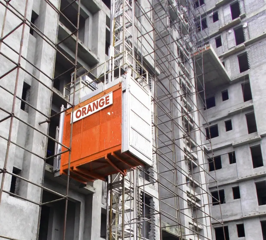 Construction hoist lifting cage