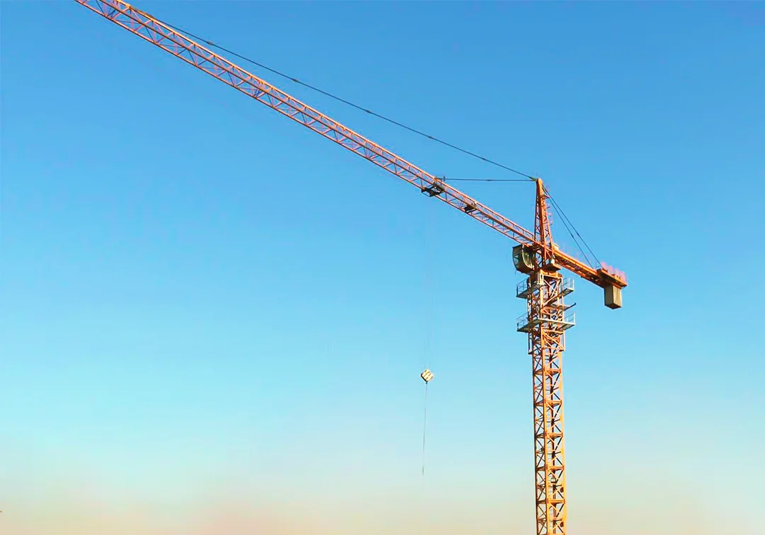 Hammerhead crane at worksite